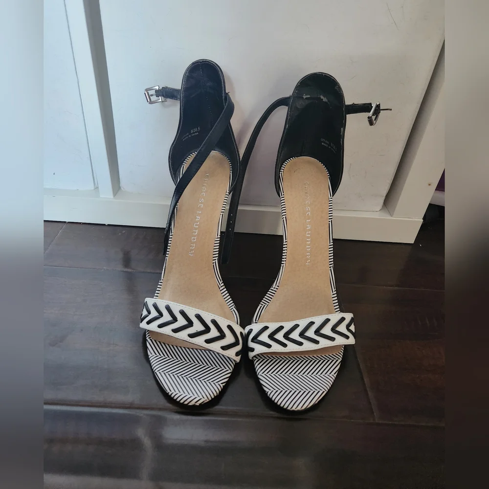 Chinese Laundry Multicolor Aztec Print Heels Size 8 - Picture 4 of 10